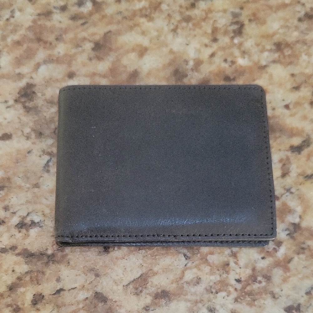 Mundi Black Leather Card Holder